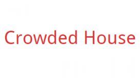 Crowded House Guest House